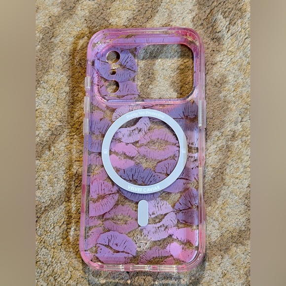 Velvet Caviar Kiss Me 17 Pro Case - Picture 3 of 3